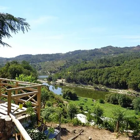 Hébergement de vacances Bouça Drigues Casa Antiga De Pedra Com Piscina E Vista Rio *